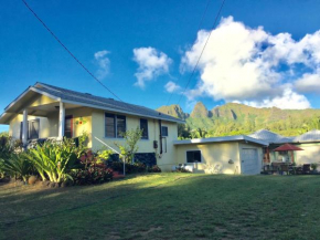 Hibiscus Hula Beach Cottage, Steps to Beach, Anahola Bay